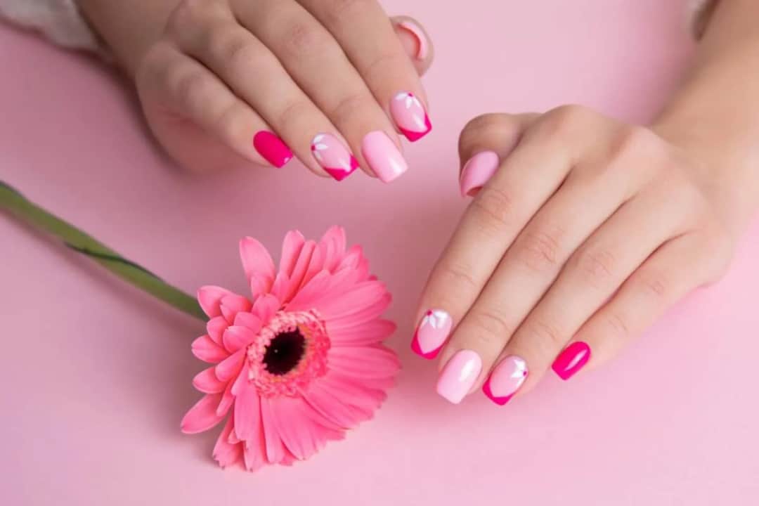 Jak zrobić kwiaty na paznokciach? Proste wzory dla każdego!