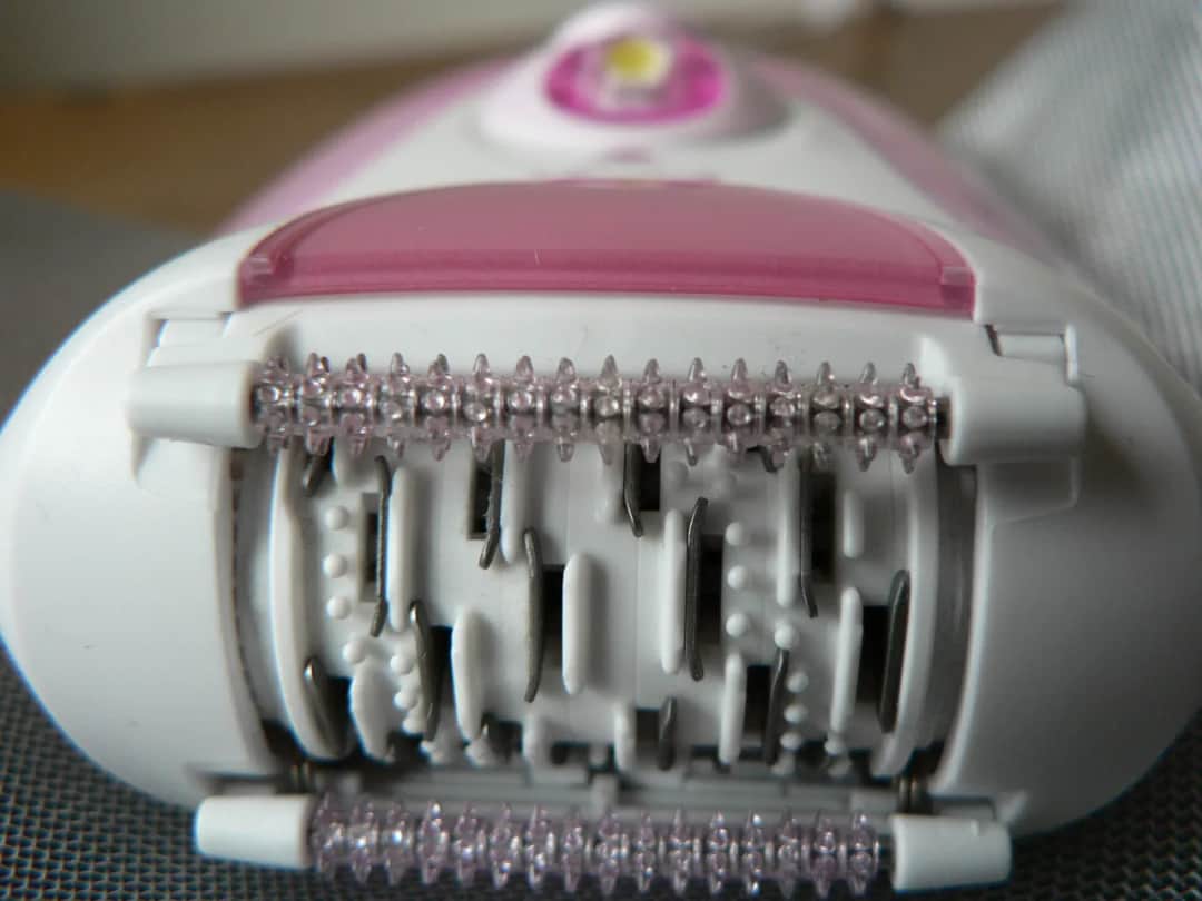 Epilator: Co to? Wybierz swój typ, działanie i epiluj bez obaw!