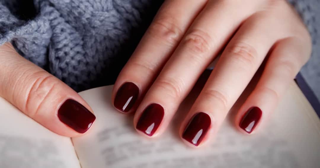 Żele do przedłużania paznokci w Rossmannie? Sprawdź, co kupić!